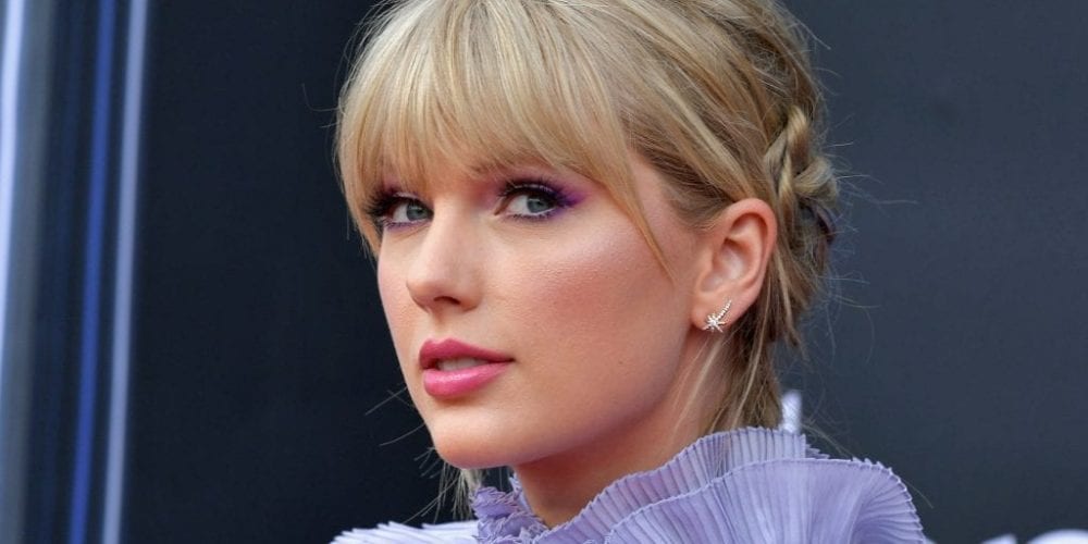 taylor-swift-s-mom-has-cancer-but-here-s-the-amazing-way-the-singer-is